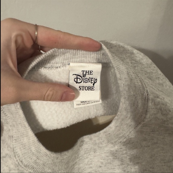 (SOLD) Vintage 90’s Disney 101 Dalmatians Gray Crewneck - Picture 8 of 9